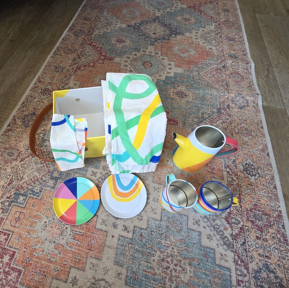Multicolor Geometric Kitchen Set